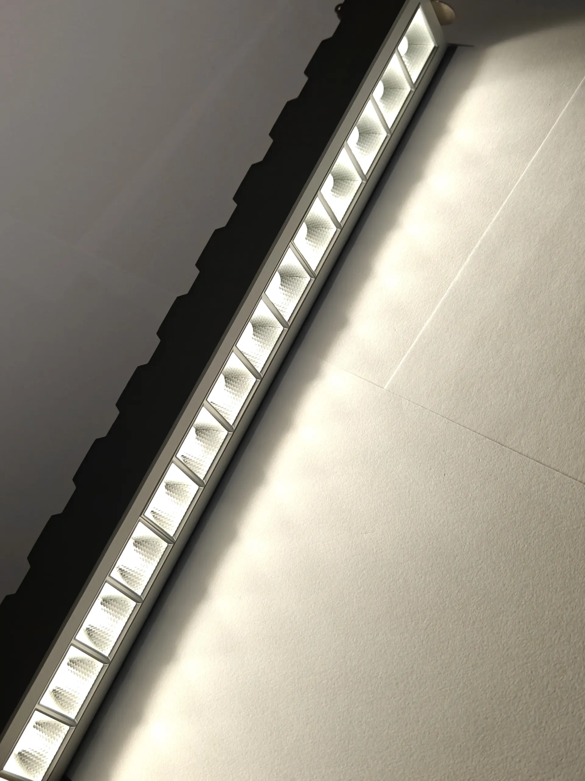 Eingebautes lineares Downlight mit Spiegelschutzoptik für kommerzielle Beleuchtung